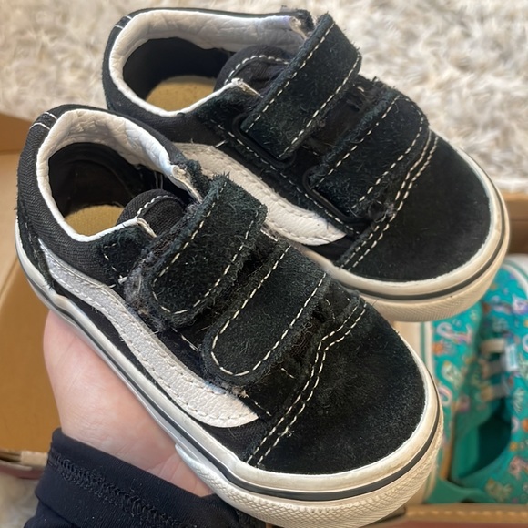 2 pairs toddler vans - Picture 5 of 11